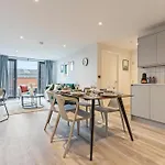 Meadow Haven - Monthly Stays - On Street Parking & Netflix