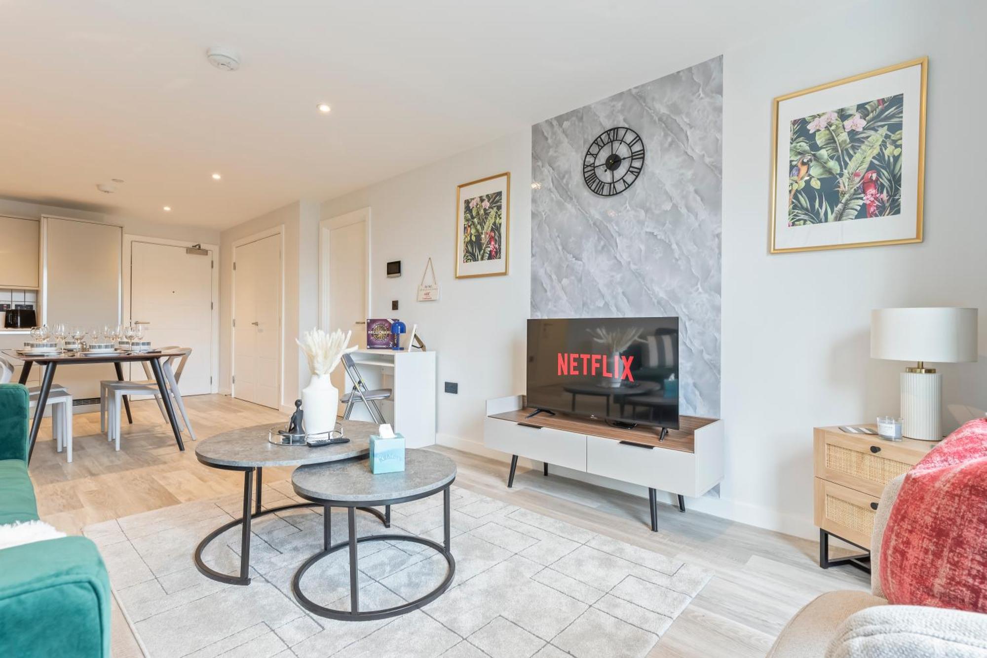 Meadow Haven - Monthly - On Street Parking & Netflix Apartment *